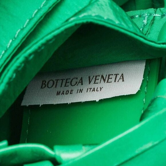 Bottega Veneta Parakeet Green Leather Maxi Weave Candy Cassette Crossbody Bag - Picture 8 of 9